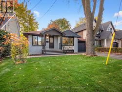 24 APPLEDALE ROAD Toronto, ON M9B 5G4