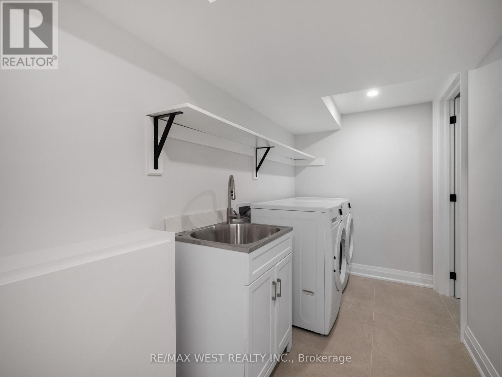 24 Appledale Road, Toronto, ON - Indoor Photo Showing Laundry Room