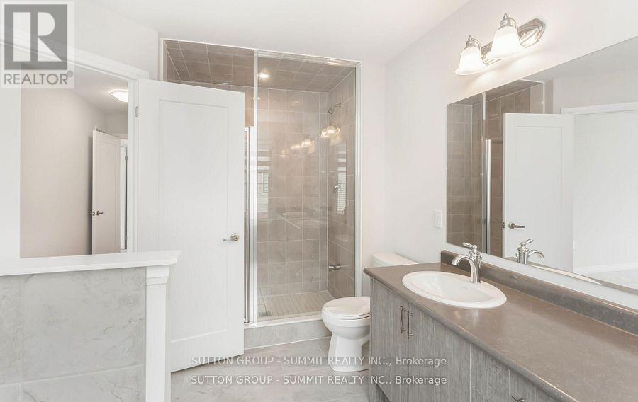 250 Newman Drive, Cambridge, ON - Indoor Photo Showing Bathroom