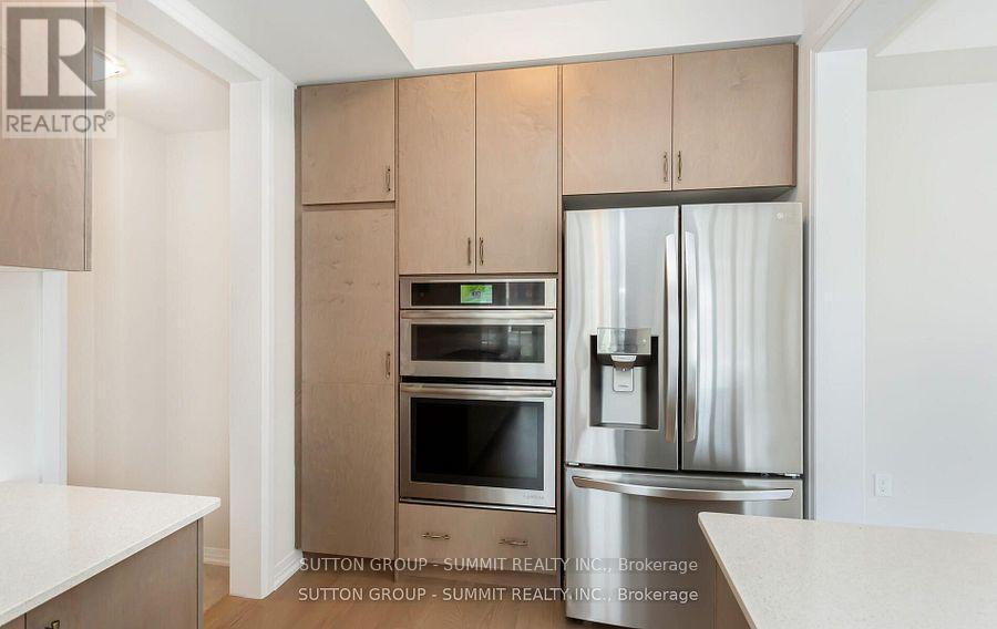 250 Newman Drive, Cambridge, ON - Indoor Photo Showing Kitchen