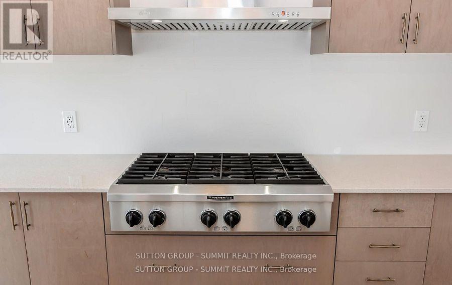 250 Newman Drive, Cambridge, ON - Indoor Photo Showing Kitchen