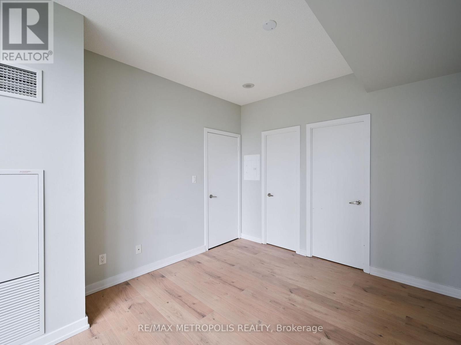 1004 - 4070 Confederation Parkway, Mississauga, ON - Indoor Photo Showing Other Room