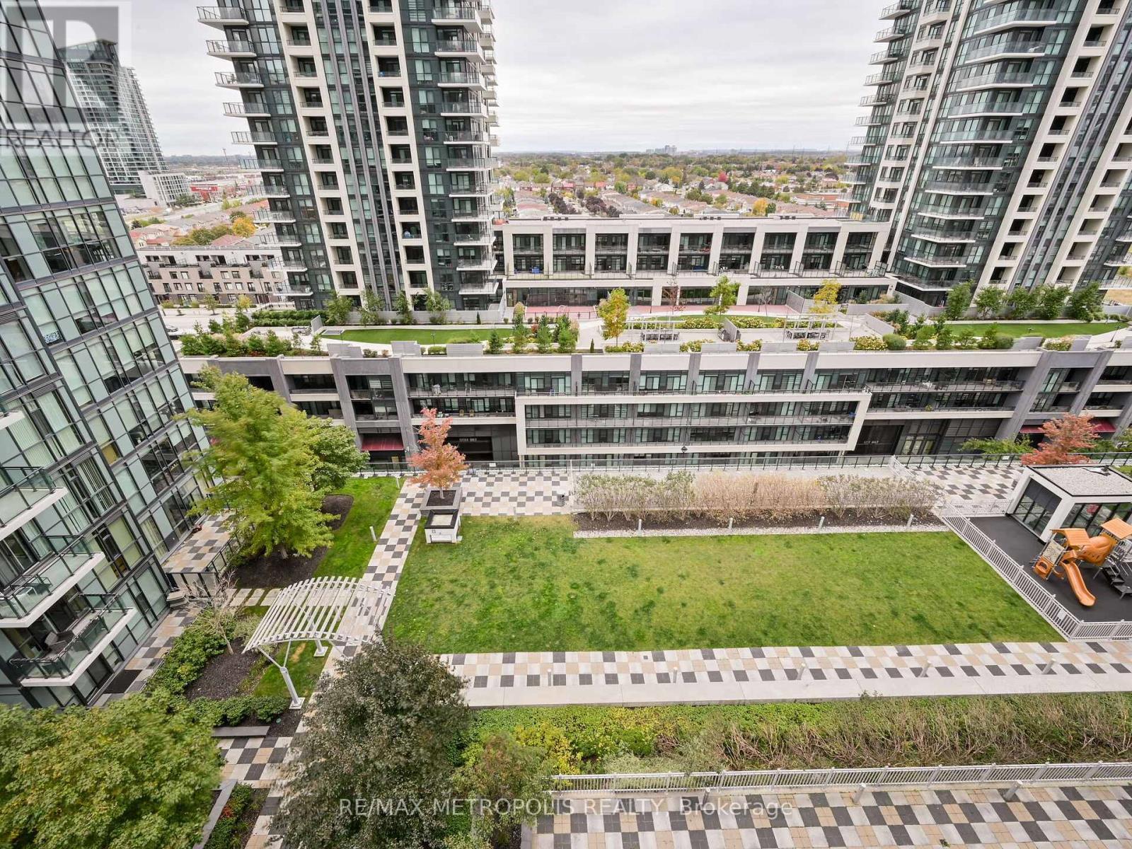 1004 - 4070 Confederation Parkway, Mississauga, ON - Outdoor