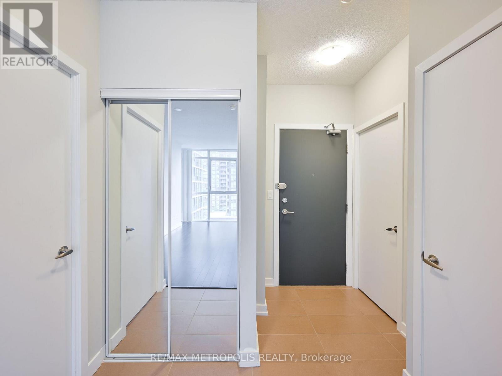 1004 - 4070 Confederation Parkway, Mississauga, ON - Indoor Photo Showing Other Room