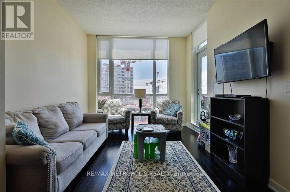 215 - 4011 Brickstone Mews, Mississauga, ON - Indoor Photo Showing Living Room