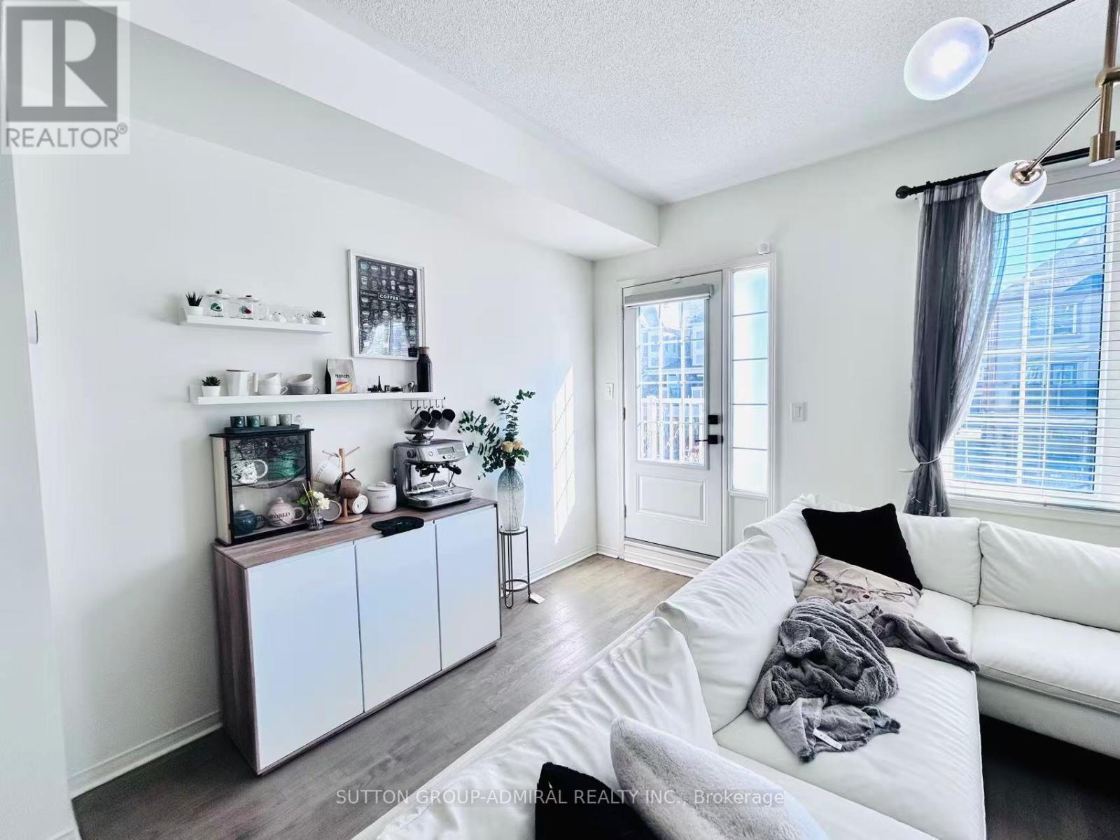 14 Mcgrath Avenue, Richmond Hill, ON - Indoor