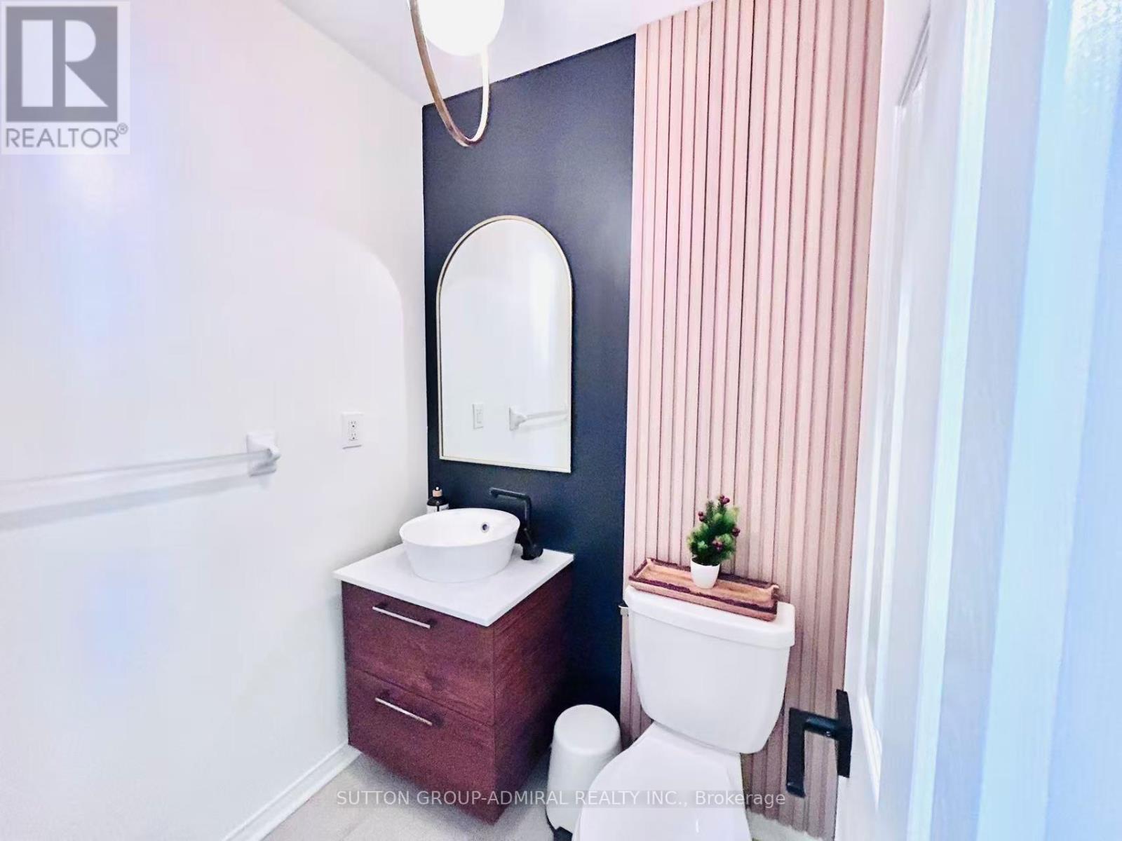14 Mcgrath Avenue, Richmond Hill, ON - Indoor Photo Showing Bathroom