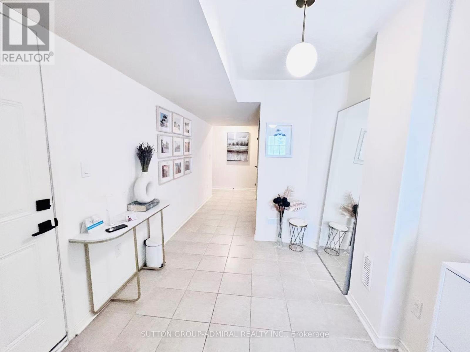 14 Mcgrath Avenue, Richmond Hill, ON - Indoor Photo Showing Other Room