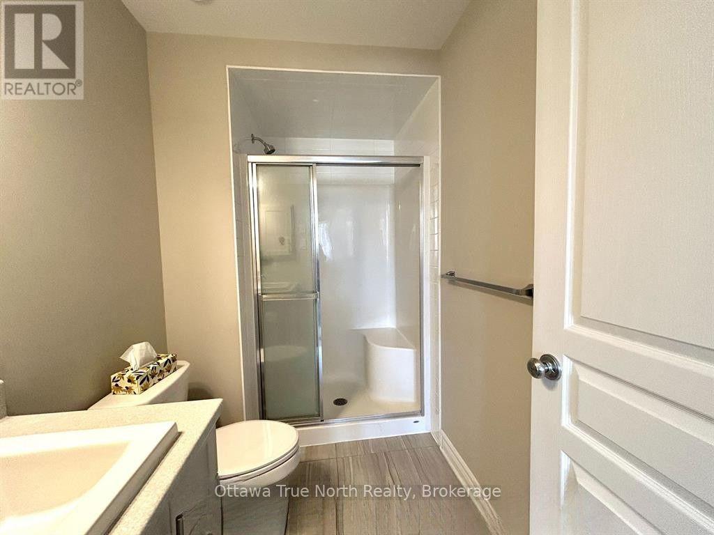 F - 1032 Beryl Private, Ottawa, ON - Indoor Photo Showing Bathroom