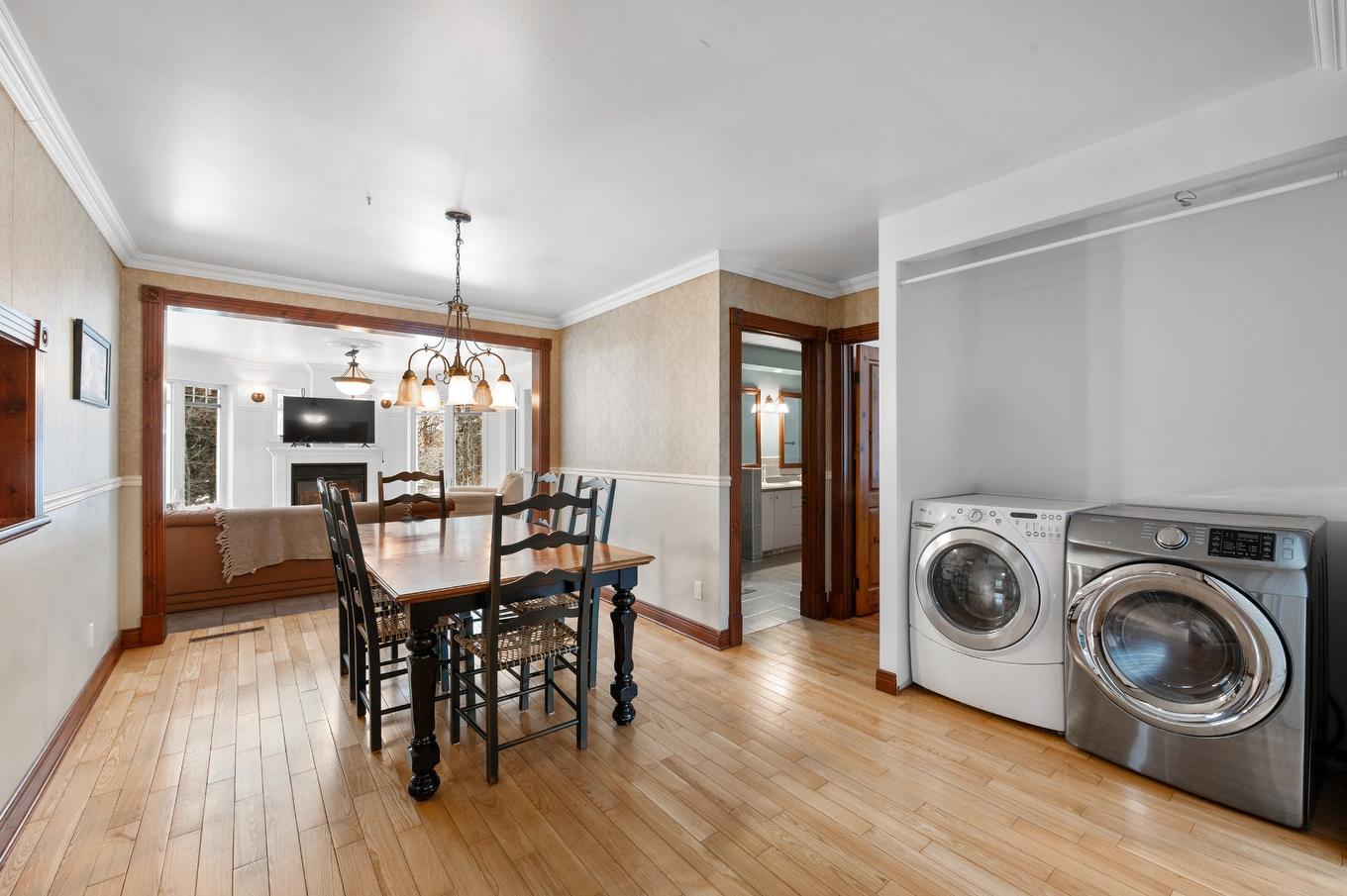 Salle à manger - 30Z - 30Az Rue Giguère, Sainte-Agathe-Des-Monts, QC - Indoor Photo Showing Laundry Room