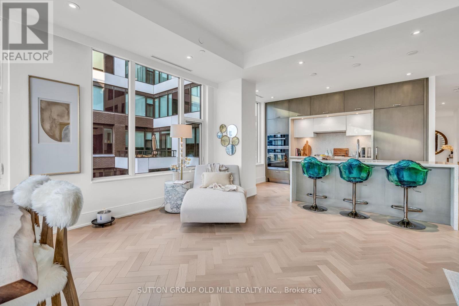 711 - 455 Wellington Street W, Toronto, ON - Indoor Photo Showing Other Room