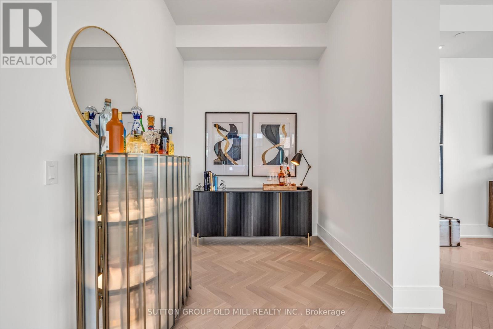 711 - 455 Wellington Street W, Toronto, ON - Indoor Photo Showing Other Room