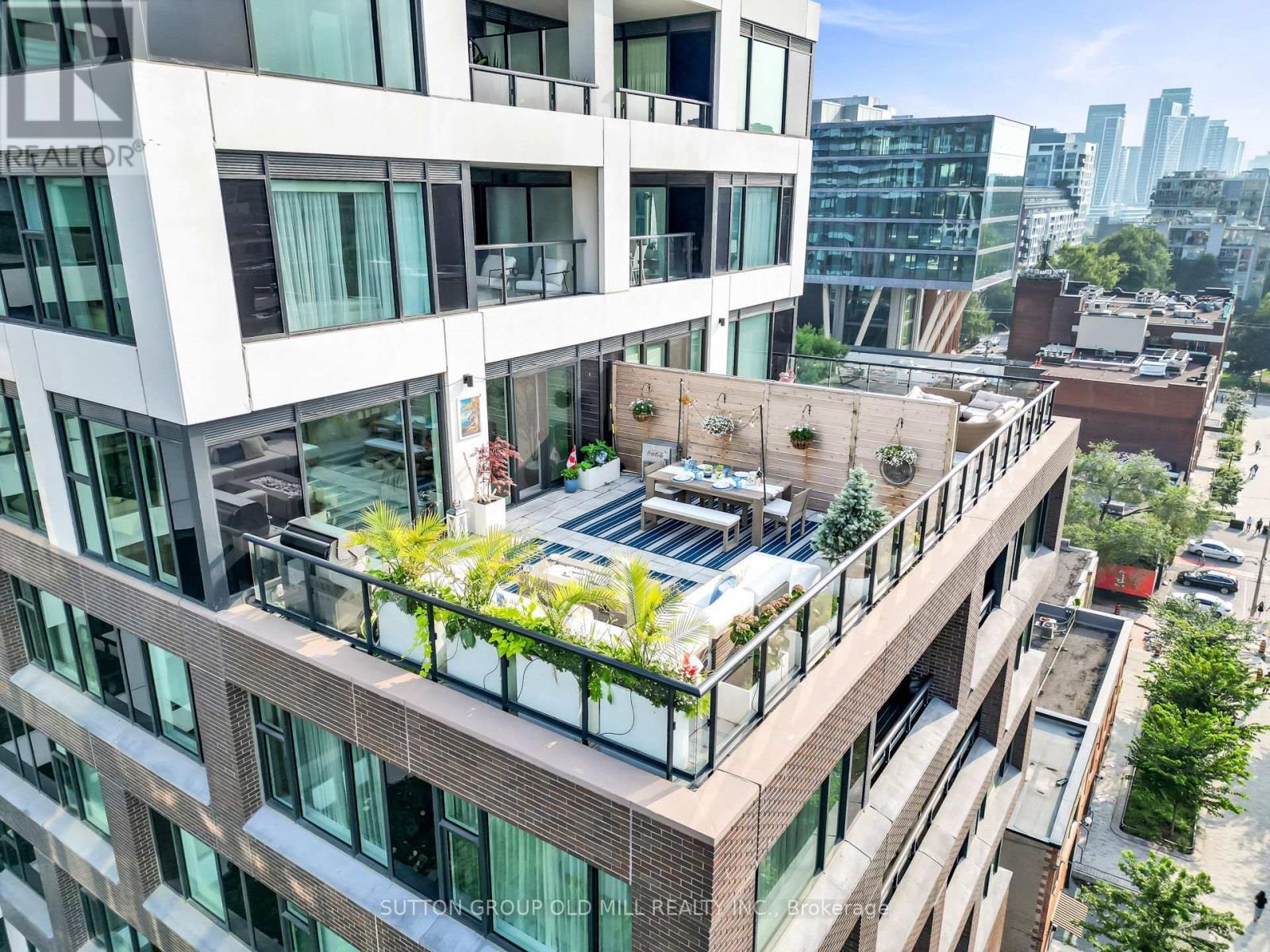 711 - 455 Wellington Street W, Toronto, ON - Outdoor With Balcony