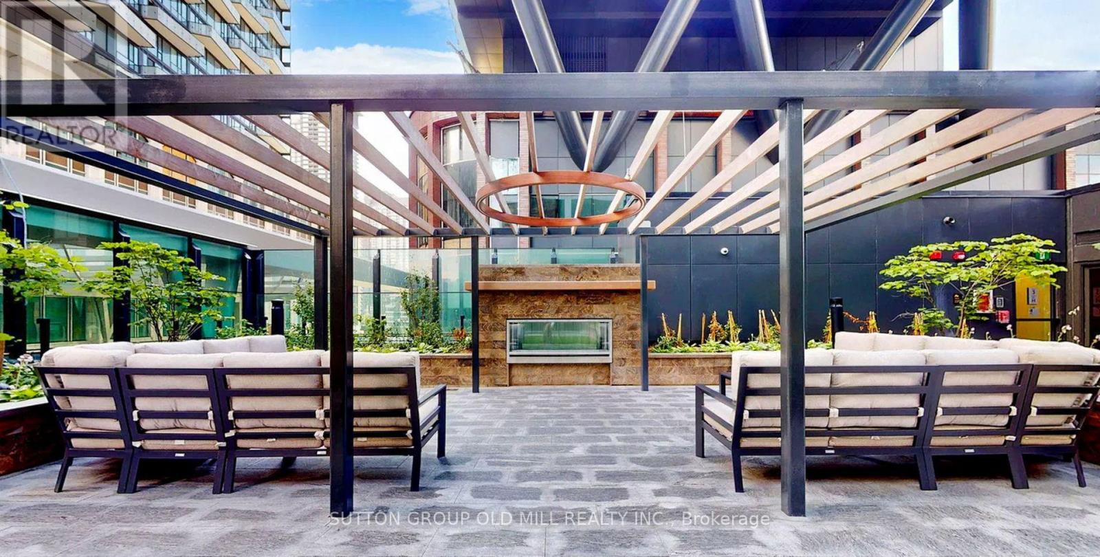 711 - 455 Wellington Street W, Toronto, ON - Outdoor