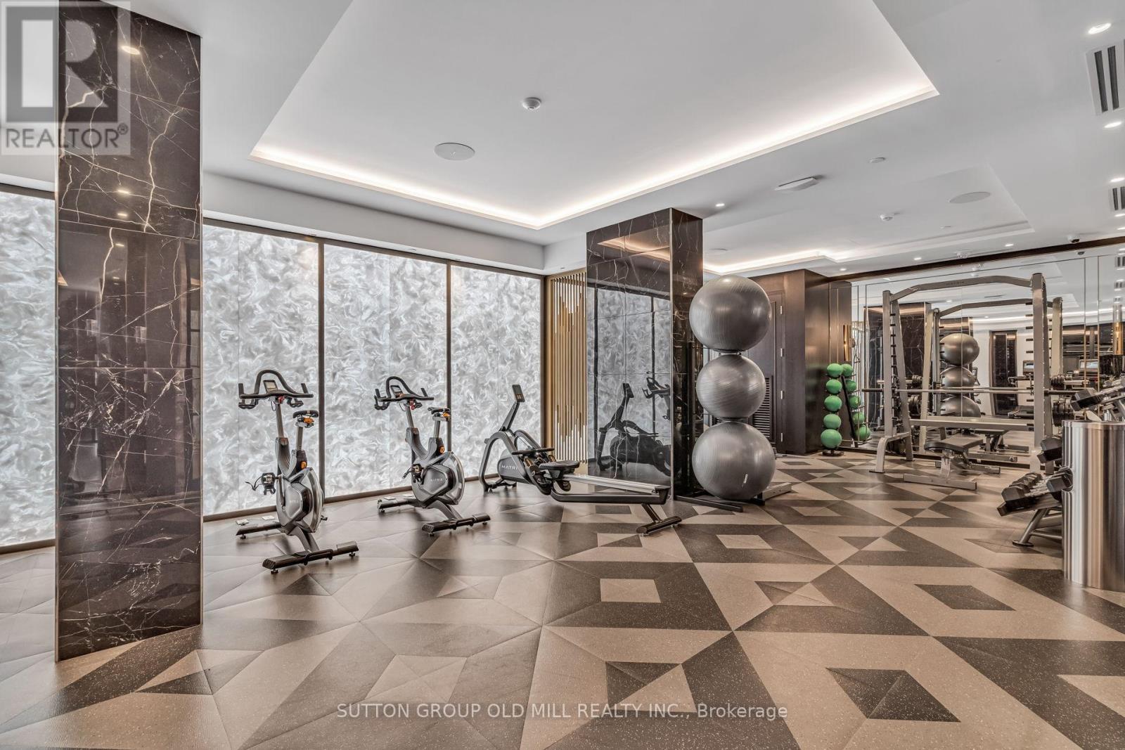 711 - 455 Wellington Street W, Toronto, ON - Indoor Photo Showing Gym Room