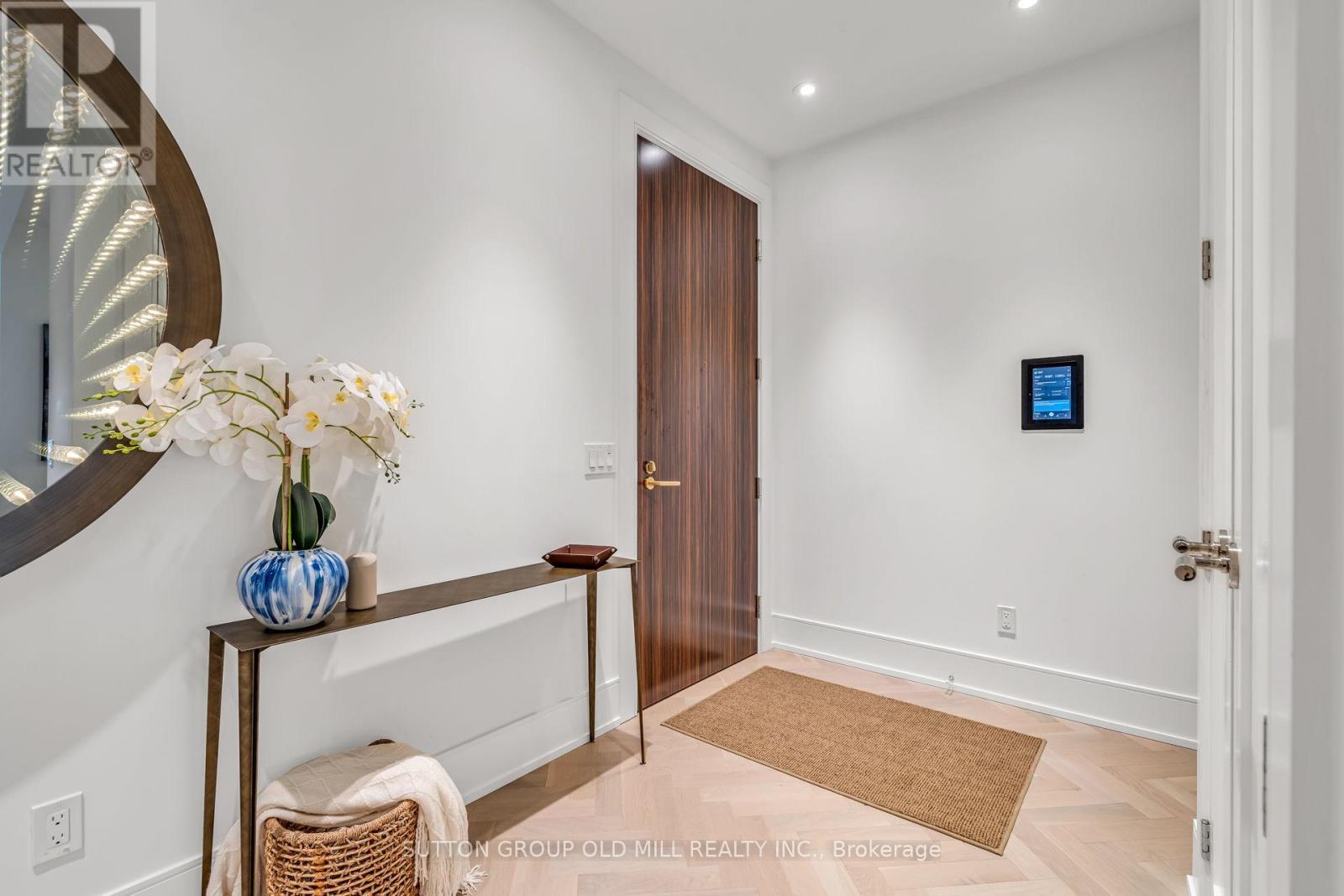 711 - 455 Wellington Street W, Toronto, ON - Indoor Photo Showing Other Room