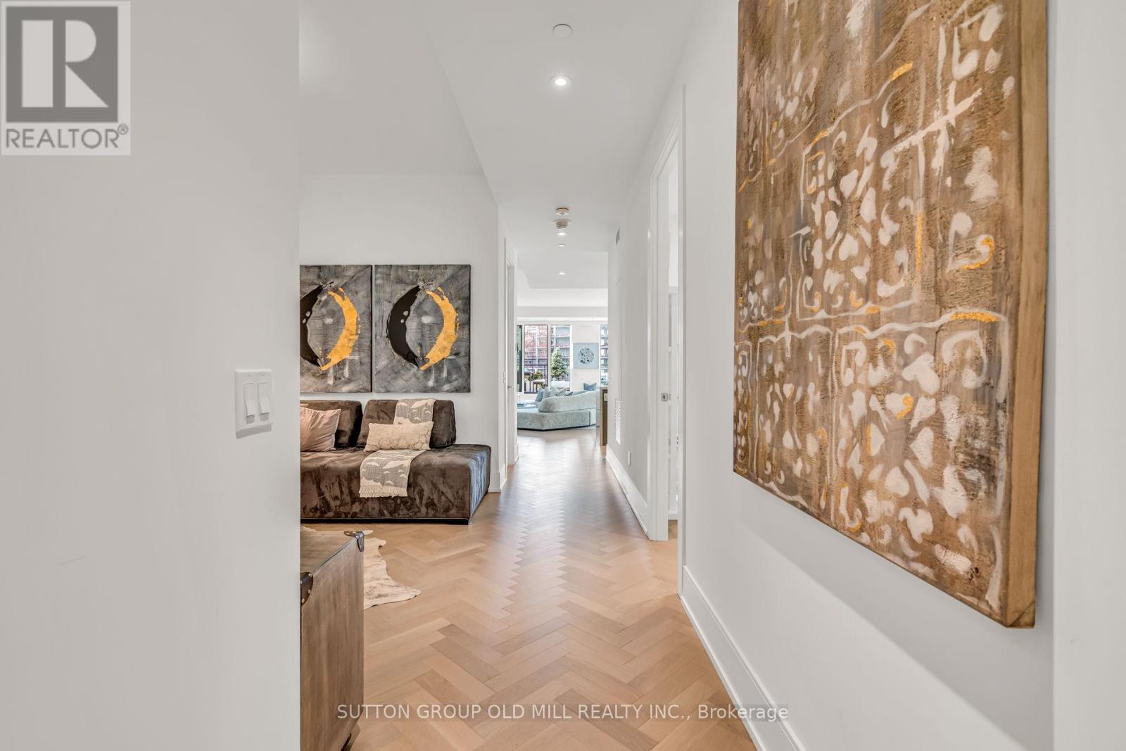 711 - 455 Wellington Street W, Toronto, ON - Indoor Photo Showing Other Room