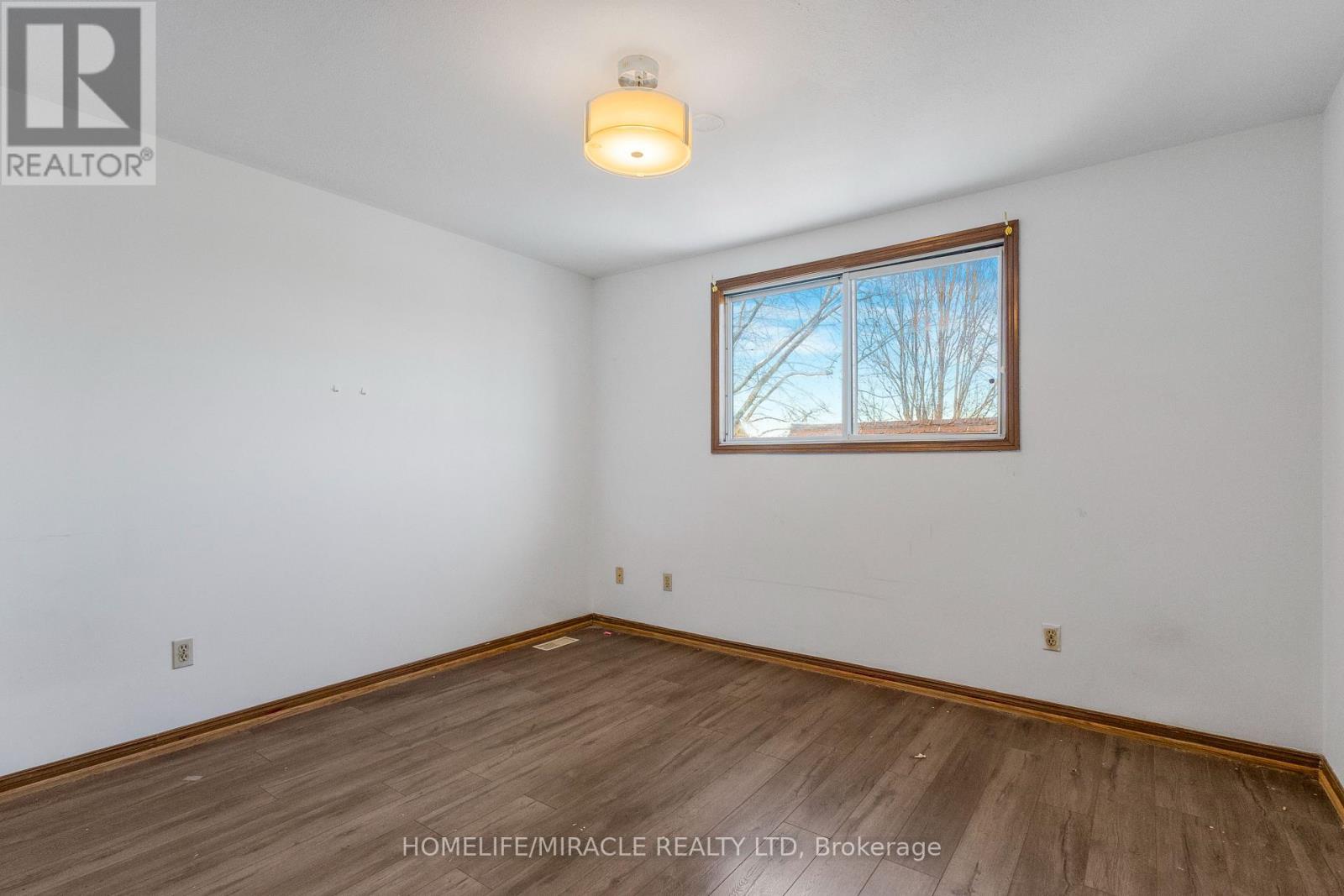 4 Eastwood Drive, Welland, ON - Indoor Photo Showing Other Room