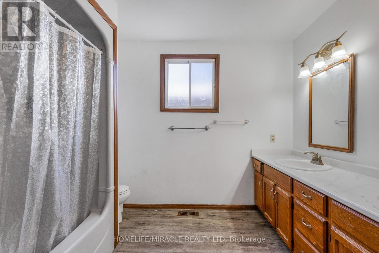 4 Eastwood Drive, Welland, ON - Indoor Photo Showing Bathroom