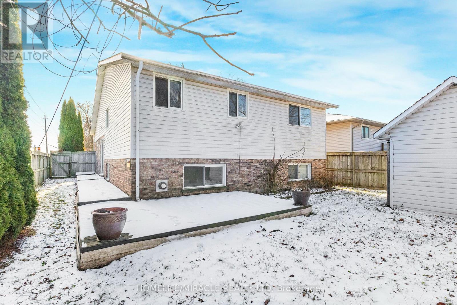 4 Eastwood Drive, Welland, ON - Outdoor With Exterior