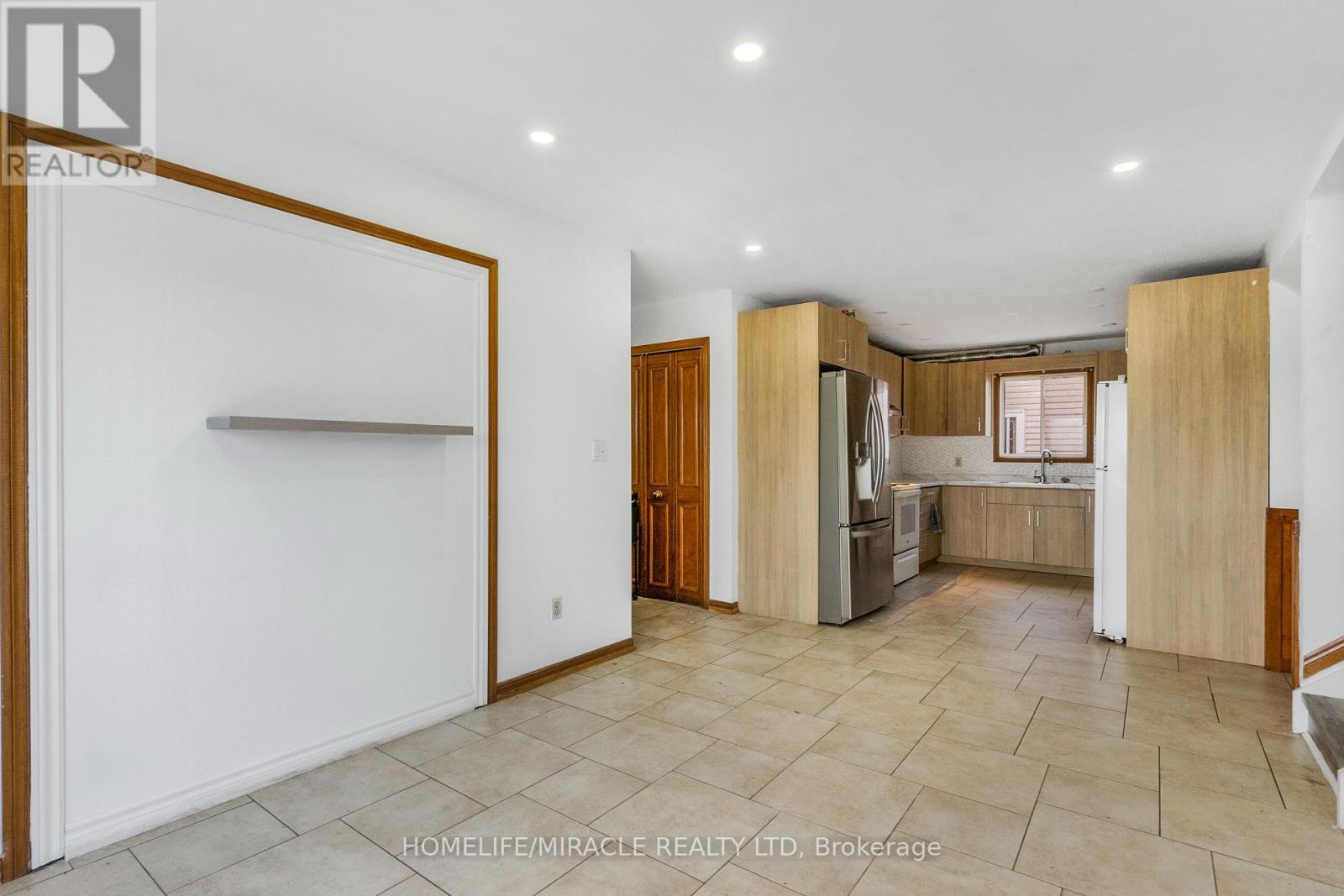 4 Eastwood Drive, Welland, ON - Indoor Photo Showing Kitchen