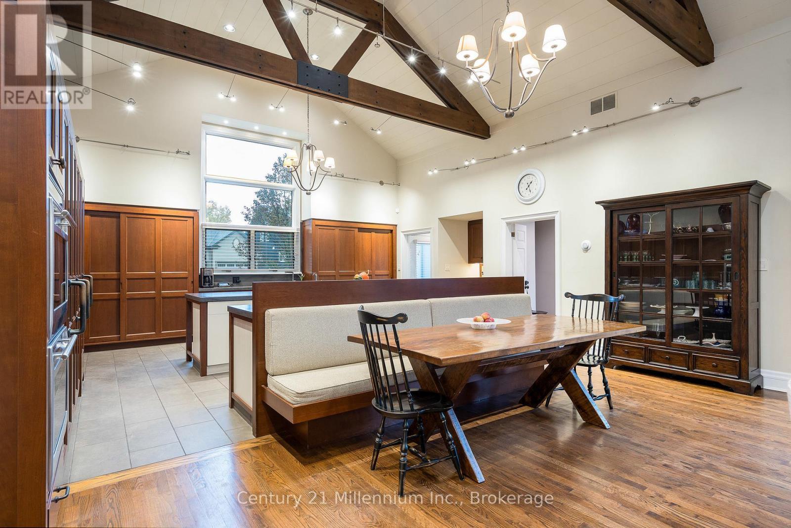 160 Grand Cypress Lane, Blue Mountains, ON - Indoor Photo Showing Dining Room