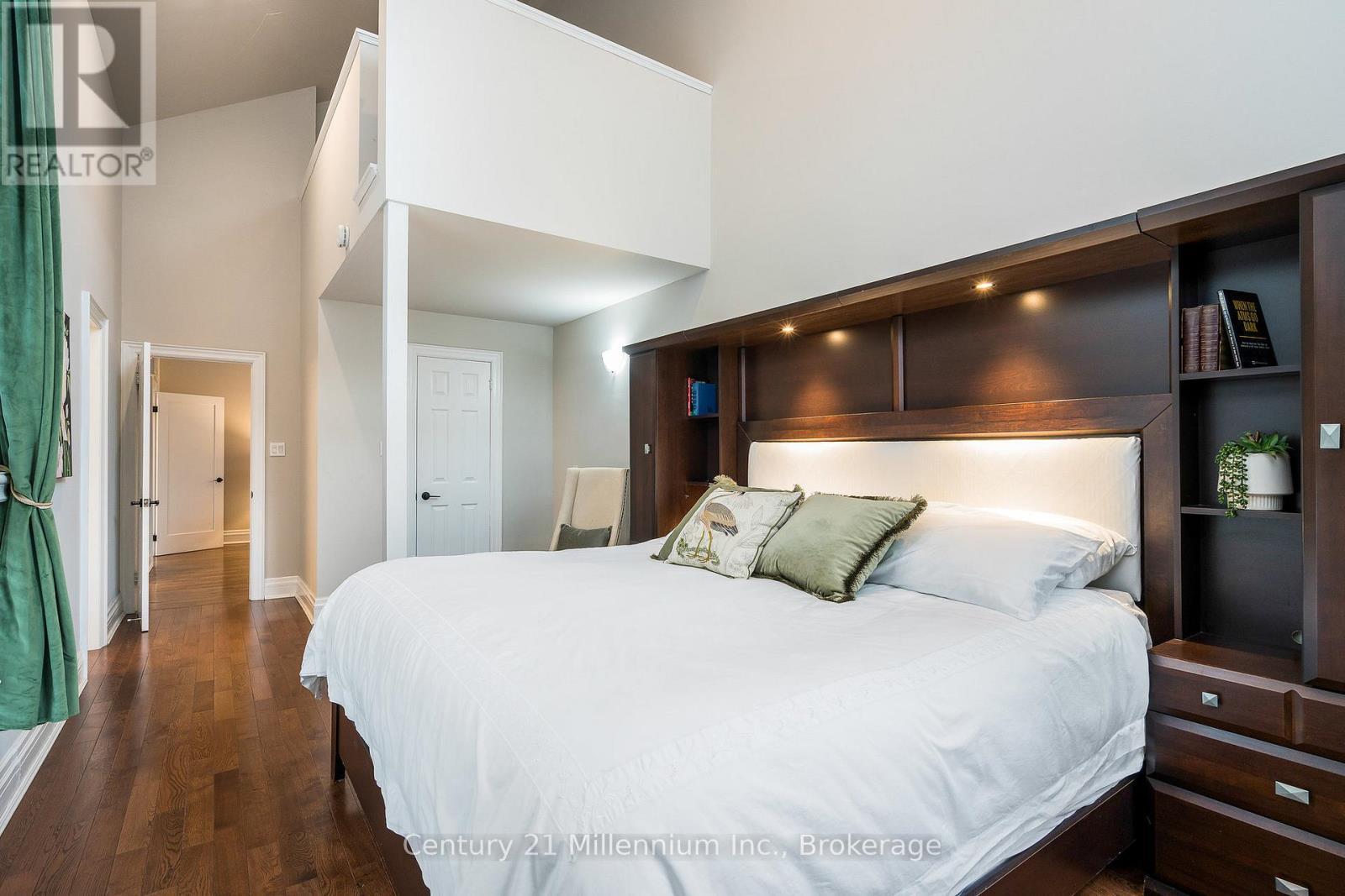 160 Grand Cypress Lane, Blue Mountains, ON - Indoor Photo Showing Bedroom