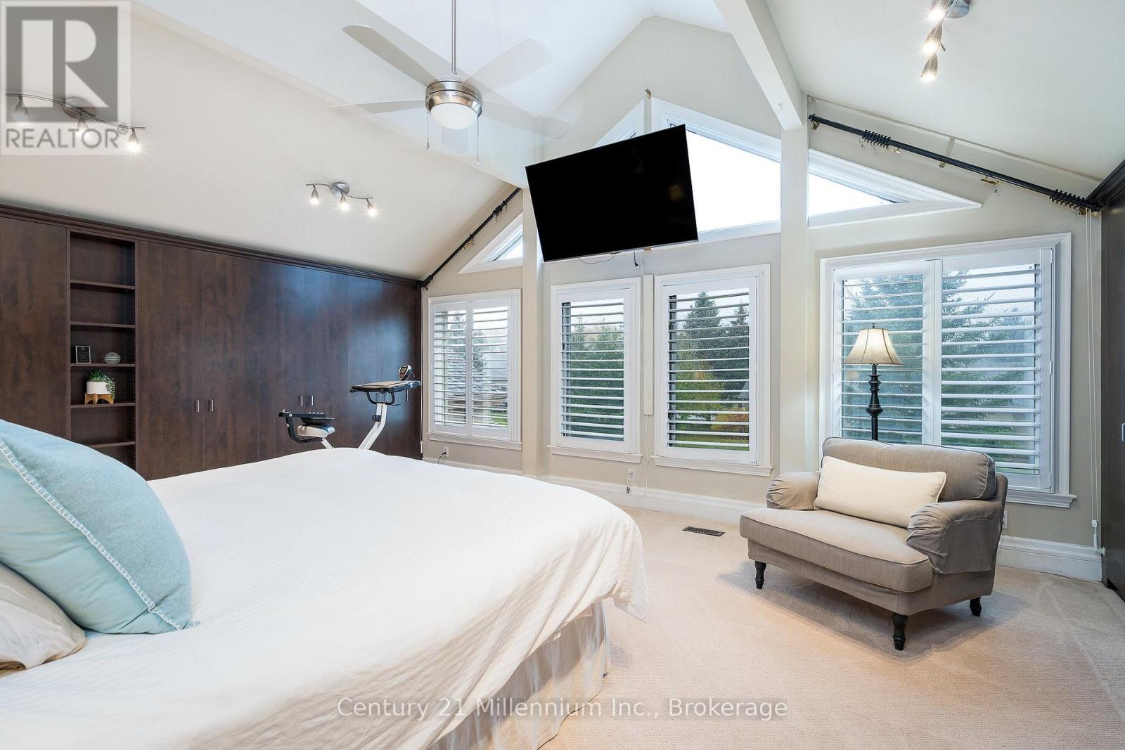 160 Grand Cypress Lane, Blue Mountains, ON - Indoor Photo Showing Bedroom