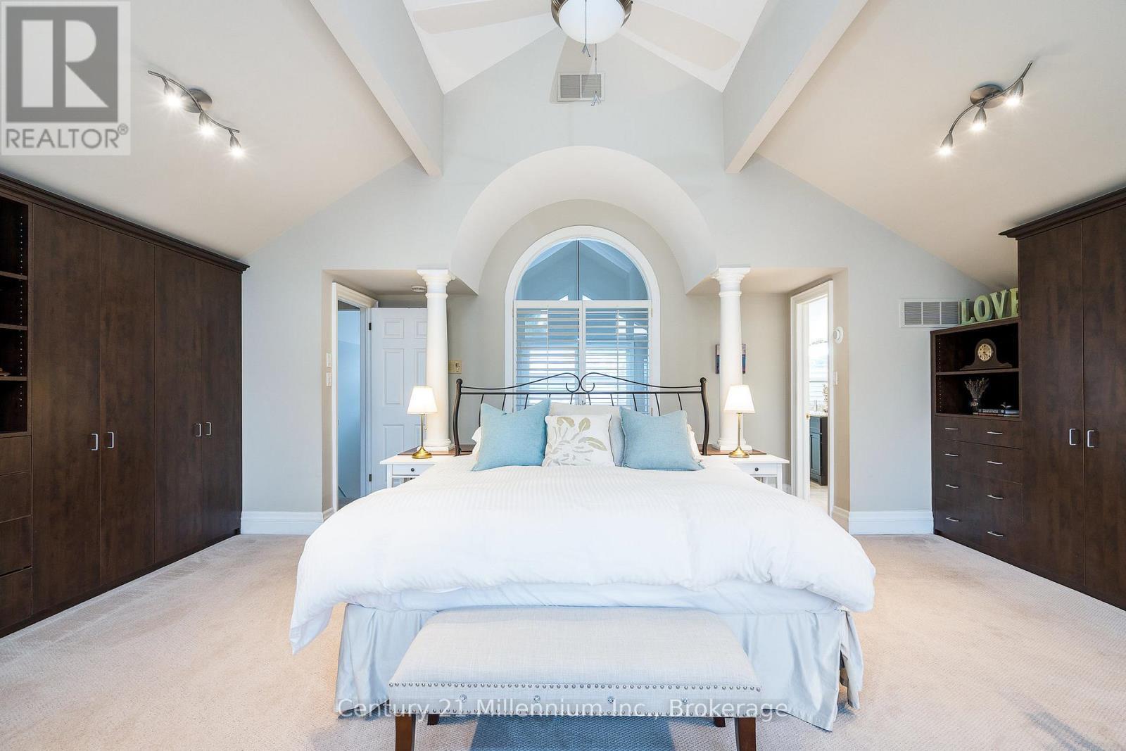 160 Grand Cypress Lane, Blue Mountains, ON - Indoor Photo Showing Bedroom