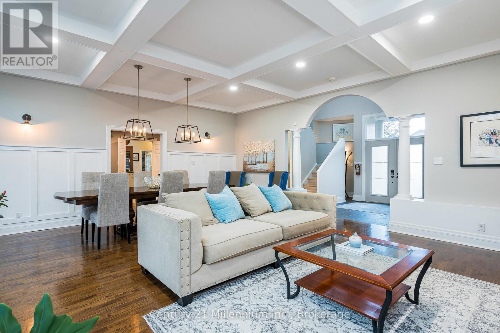 160 Grand Cypress Lane, Blue Mountains, ON - Indoor Photo Showing Living Room