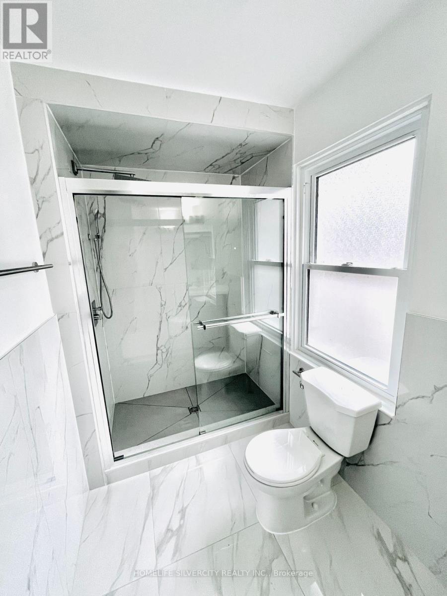 26 Niles Way, Markham, ON - Indoor Photo Showing Bathroom