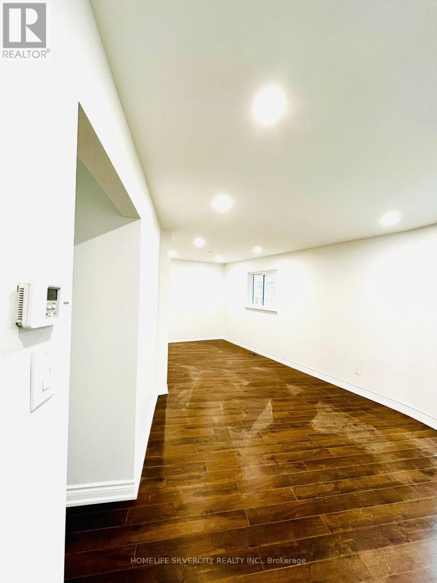 26 Niles Way, Markham, ON - Indoor Photo Showing Other Room