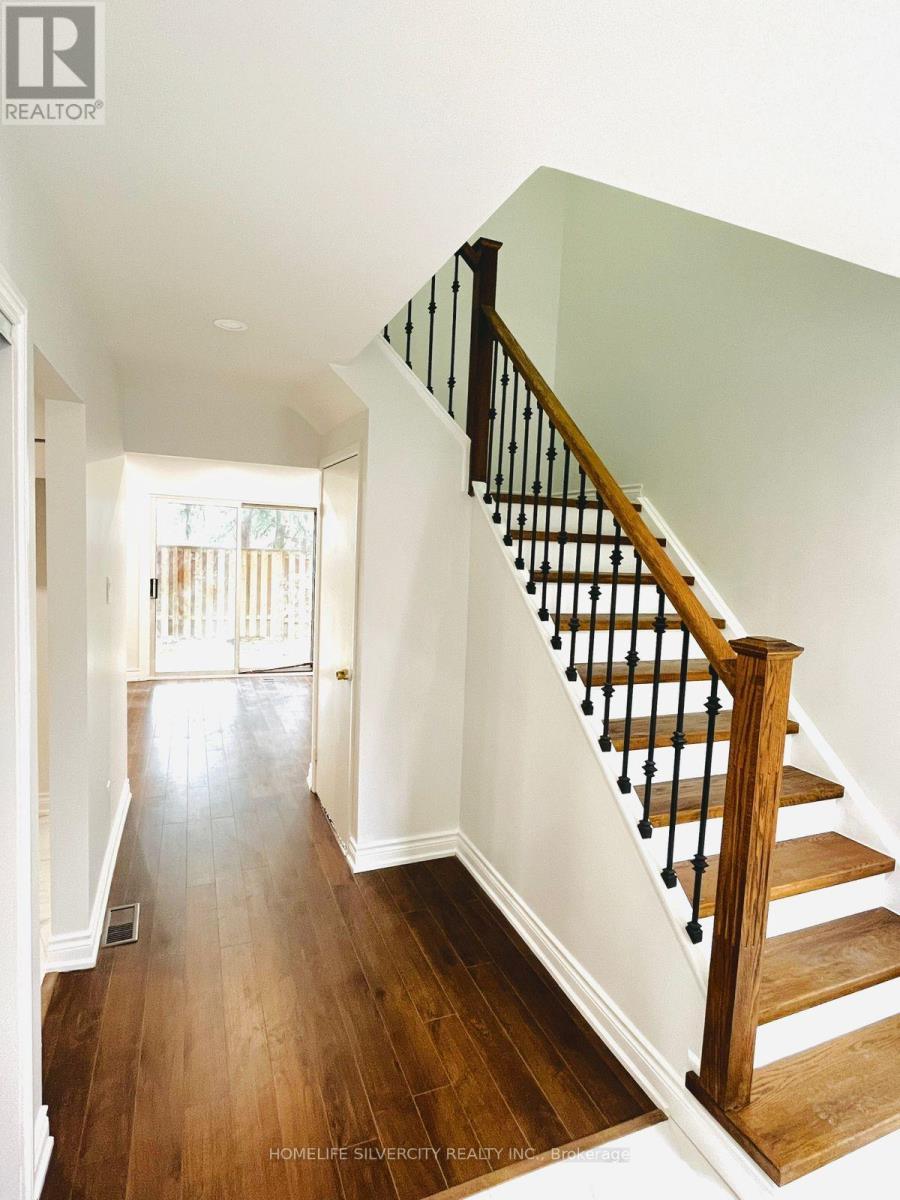 26 Niles Way, Markham, ON - Indoor Photo Showing Other Room