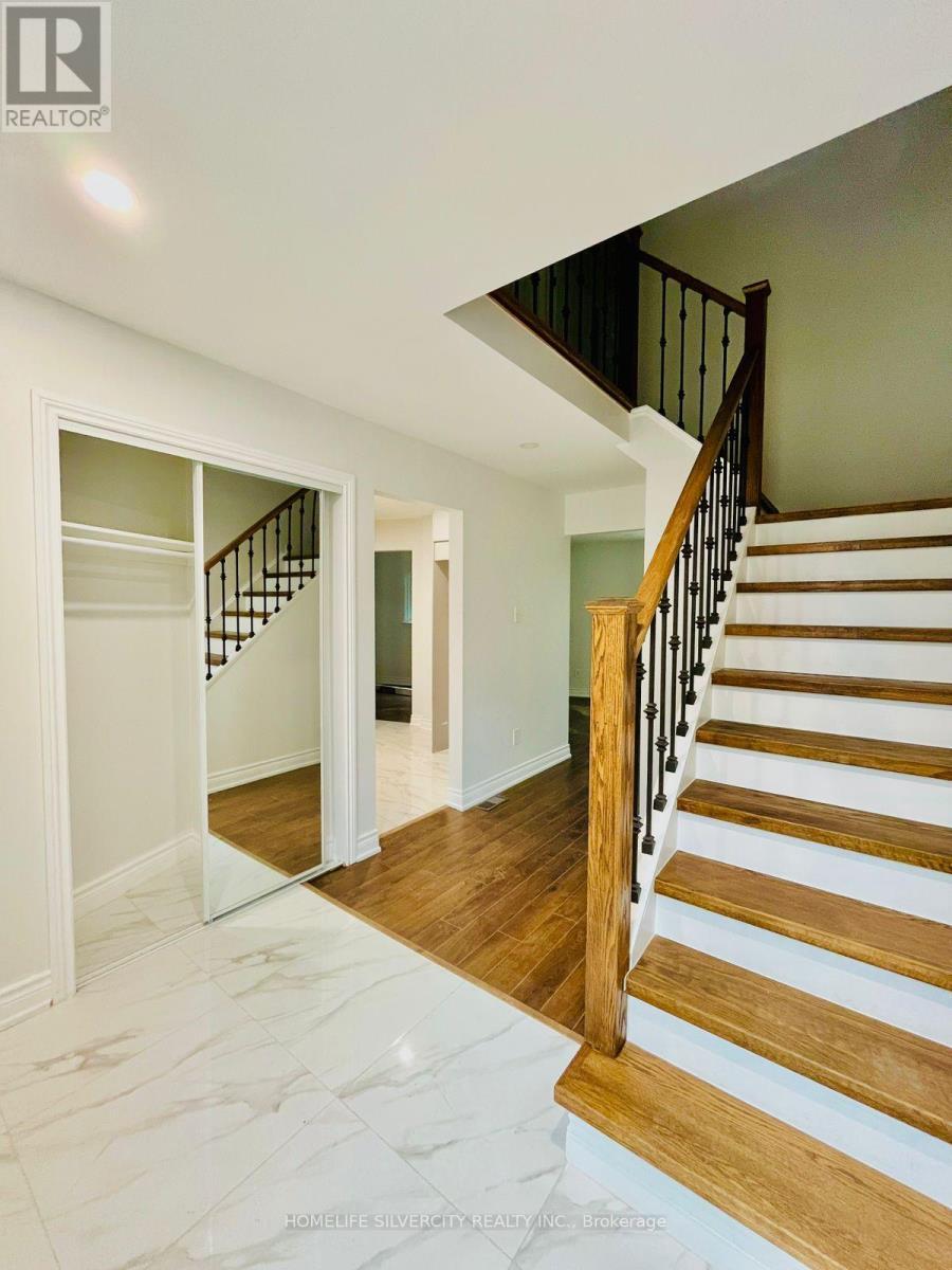 26 Niles Way, Markham, ON - Indoor Photo Showing Other Room