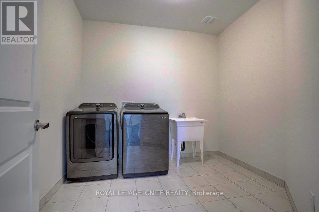 195 Miyako Court, Oshawa, ON - Indoor Photo Showing Laundry Room