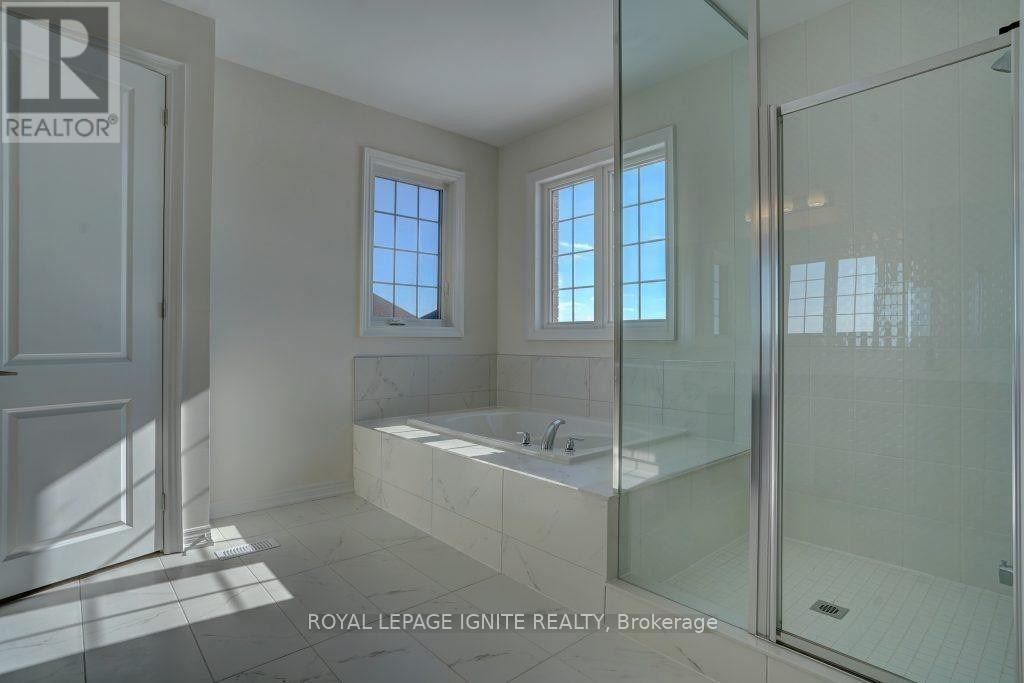 195 Miyako Court, Oshawa, ON - Indoor Photo Showing Bathroom