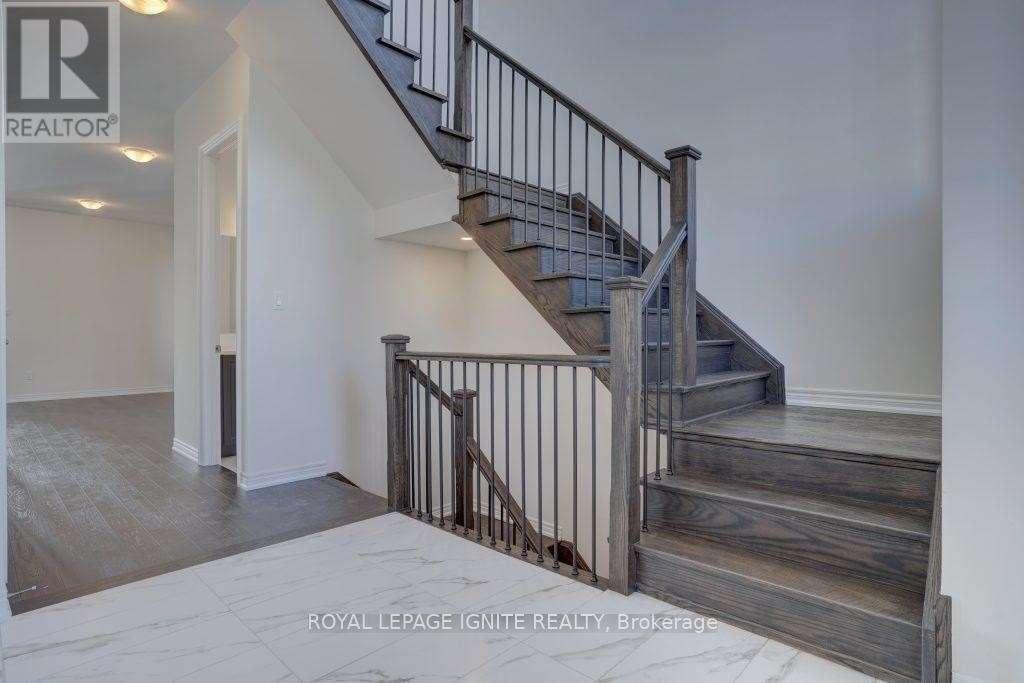 195 Miyako Court, Oshawa, ON - Indoor Photo Showing Other Room