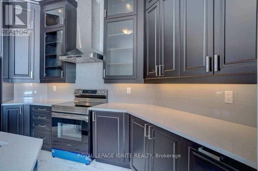 195 Miyako Court, Oshawa, ON - Indoor Photo Showing Kitchen