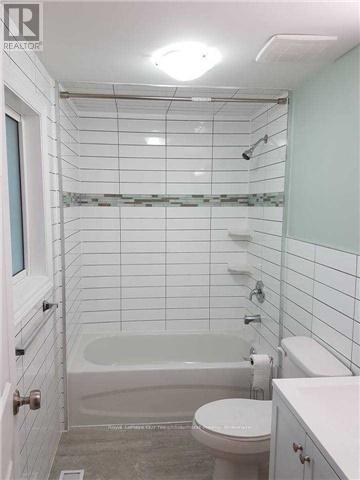 Unit 2 (2Nd Floor) - 290 Eulalie Avenue, Oshawa (Central), ON - Indoor Photo Showing Bathroom