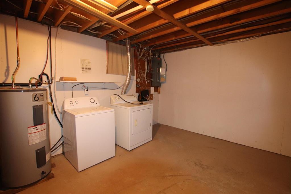 43 Williams Street, The Pas, MB - Indoor Photo Showing Laundry Room