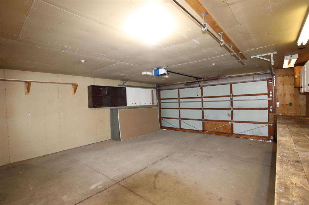 43 Williams Street, The Pas, MB - Indoor Photo Showing Garage
