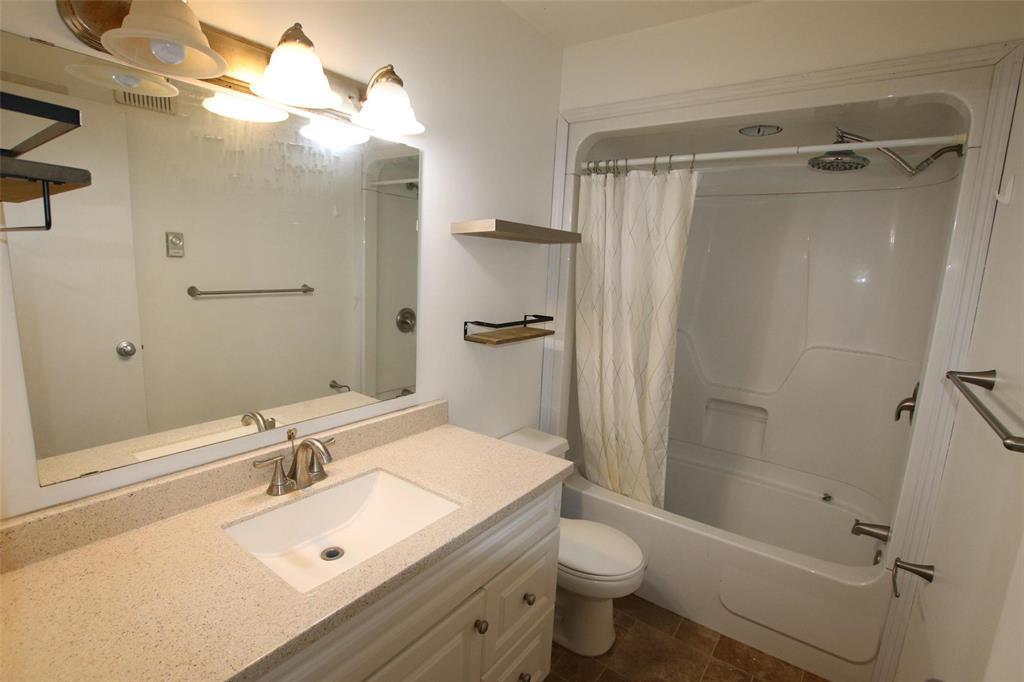 43 Williams Street, The Pas, MB - Indoor Photo Showing Bathroom