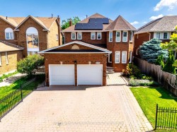 5275 Thornwood Drive Mississauga, ON L4Z 3J3