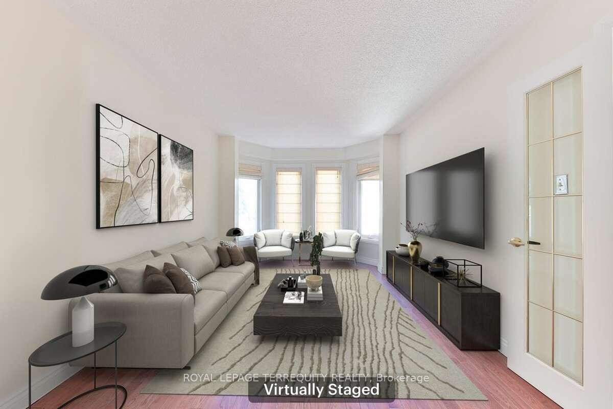 5275 Thornwood Drive, Mississauga, ON - Indoor Photo Showing Living Room