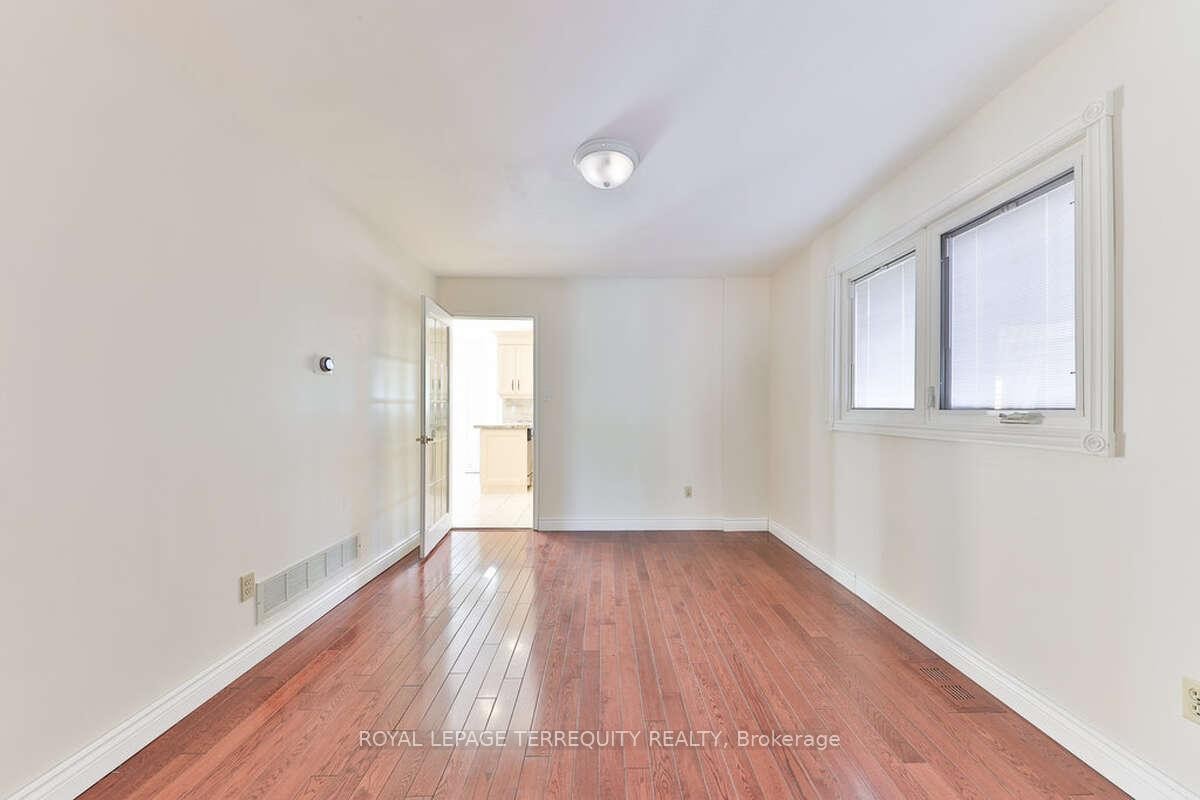 5275 Thornwood Drive, Mississauga, ON - Indoor Photo Showing Other Room