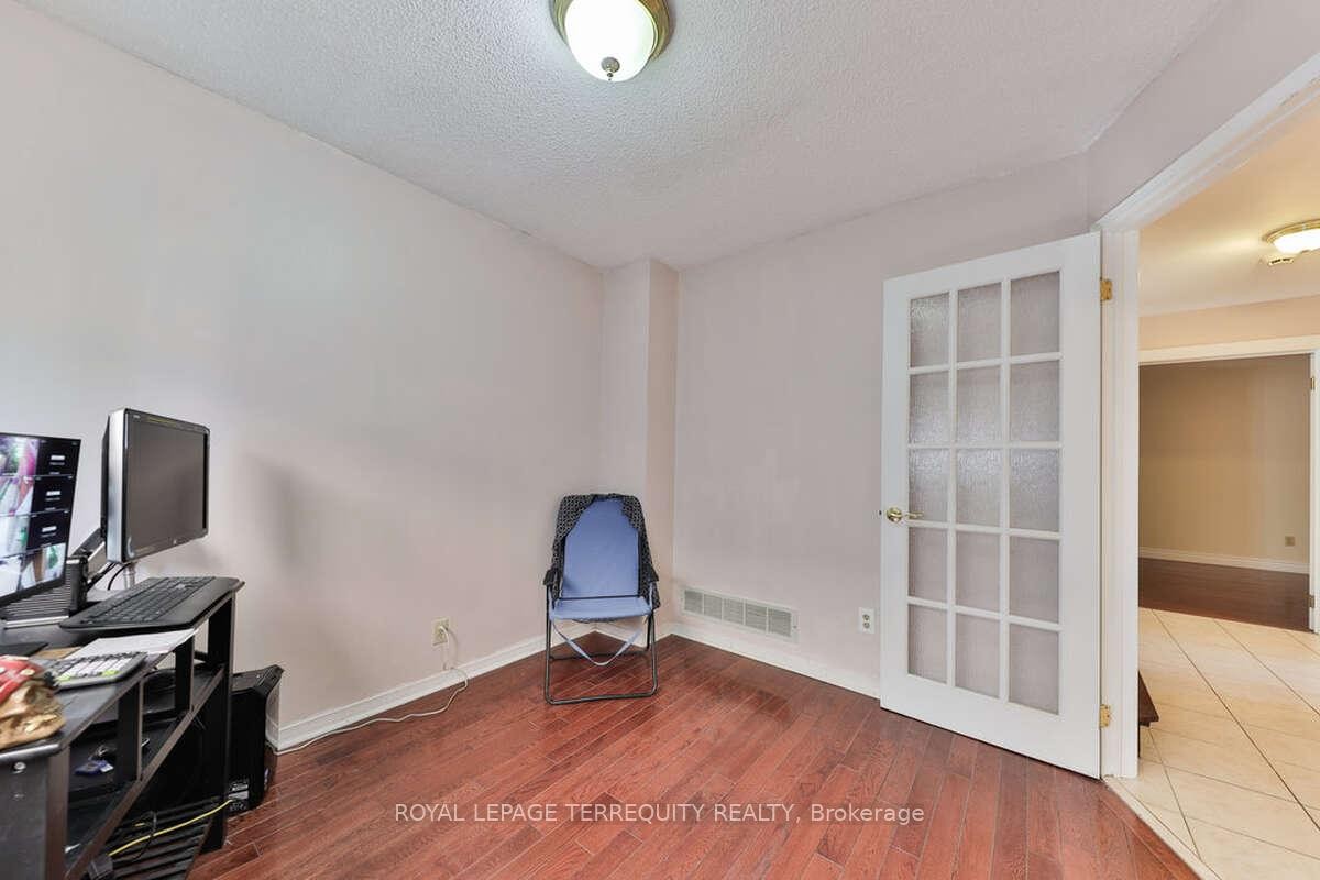 5275 Thornwood Drive, Mississauga, ON - Indoor Photo Showing Other Room