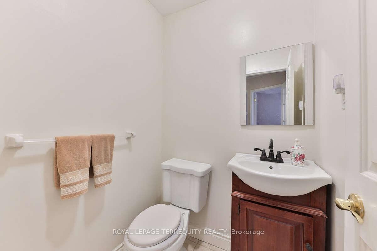 5275 Thornwood Drive, Mississauga, ON - Indoor Photo Showing Bathroom