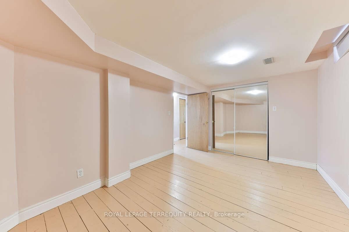 5275 Thornwood Drive, Mississauga, ON - Indoor Photo Showing Other Room