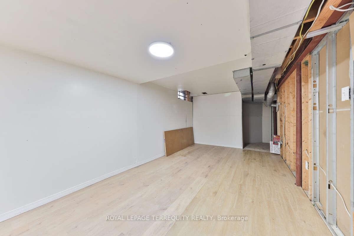 5275 Thornwood Drive, Mississauga, ON - Indoor Photo Showing Other Room