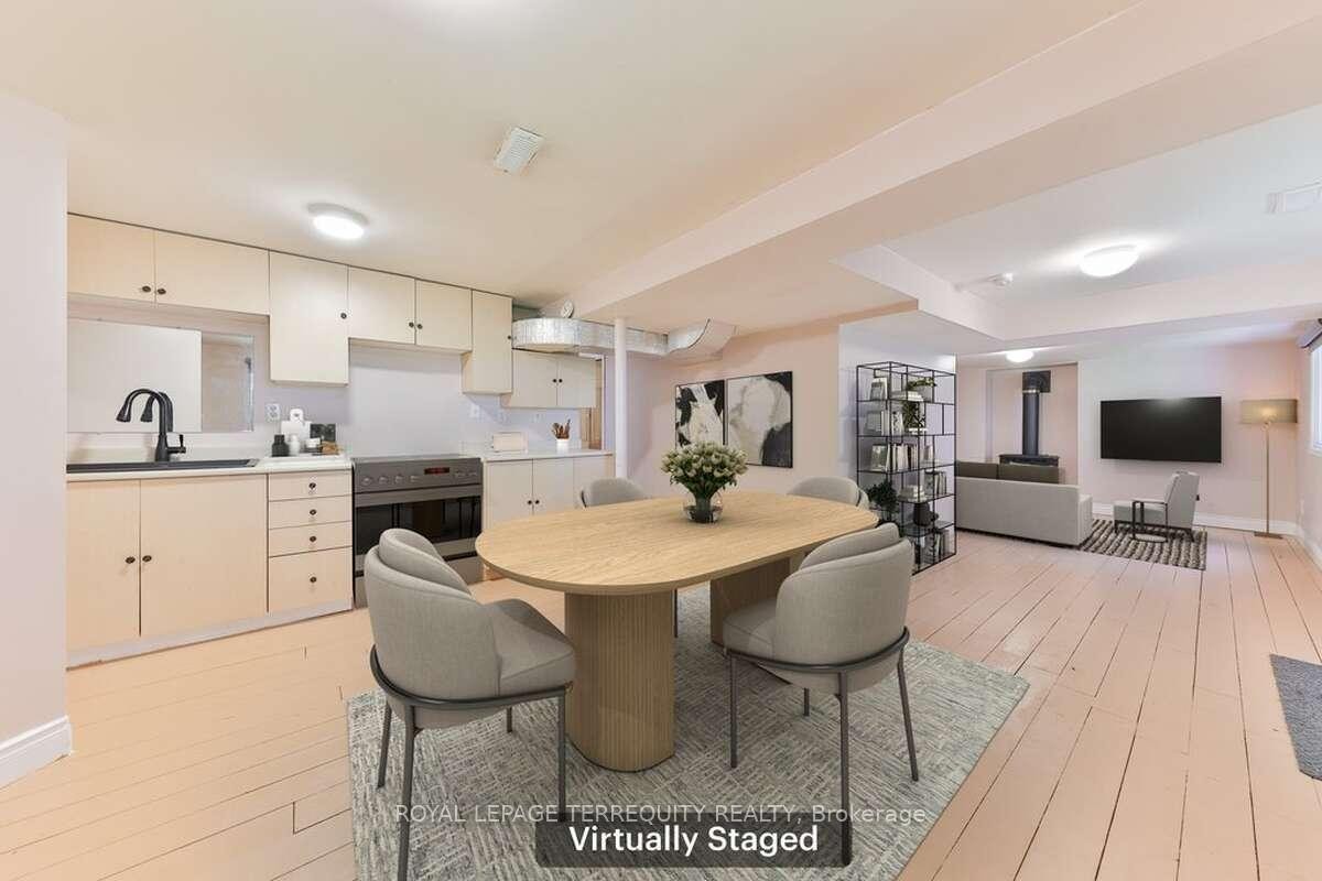 5275 Thornwood Drive, Mississauga, ON - Indoor Photo Showing Dining Room